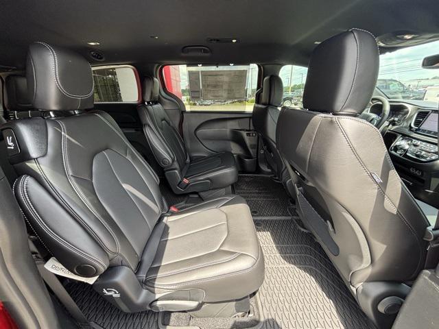 new 2025 Chrysler Pacifica car, priced at $43,022