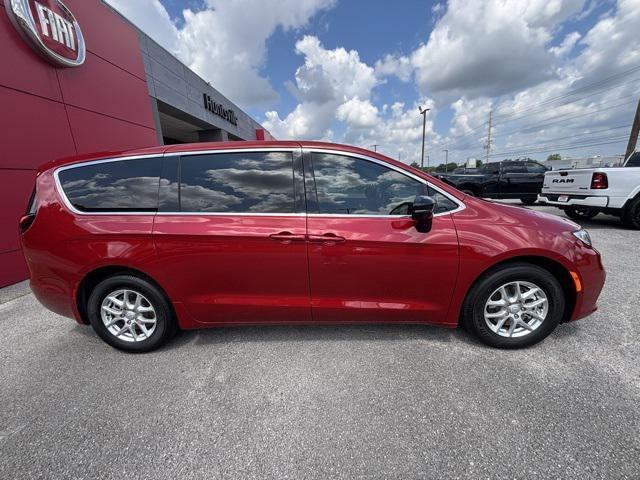 new 2025 Chrysler Pacifica car, priced at $43,022