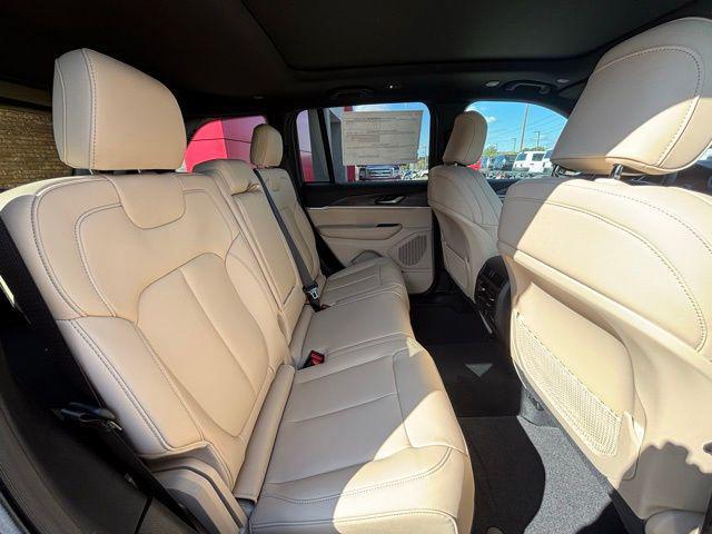 new 2025 Jeep Grand Cherokee car, priced at $36,755