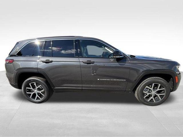 new 2025 Jeep Grand Cherokee car, priced at $36,755