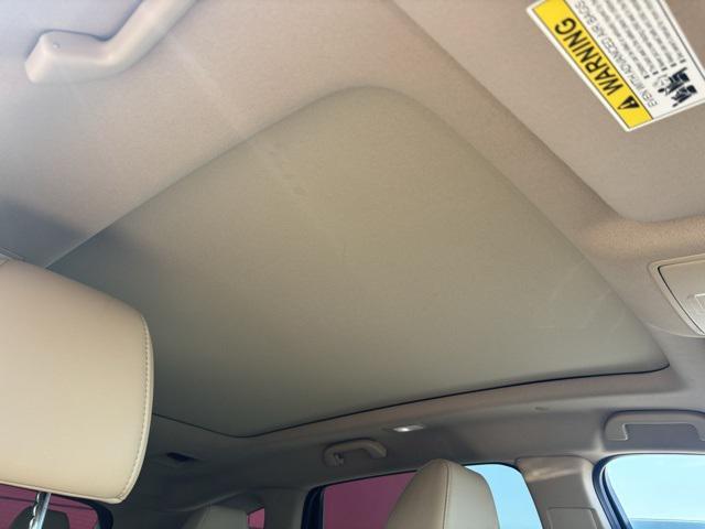 used 2022 Acura MDX car, priced at $31,997