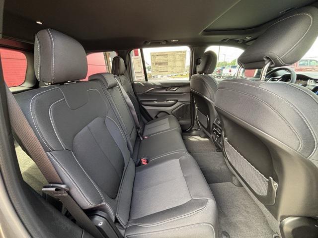 new 2025 Jeep Grand Cherokee car, priced at $31,114