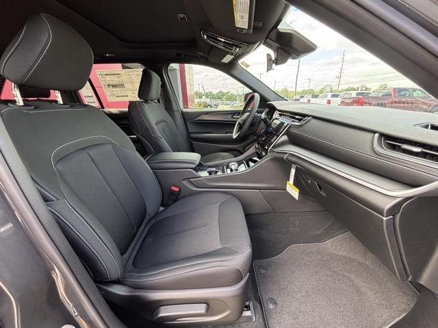 new 2025 Jeep Grand Cherokee car, priced at $31,114