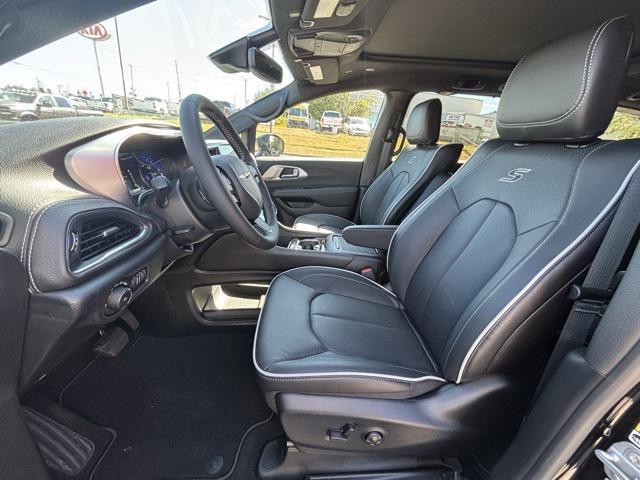 new 2026 Chrysler Pacifica car, priced at $54,110