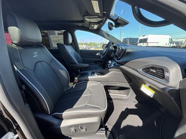 new 2026 Chrysler Pacifica car, priced at $54,110