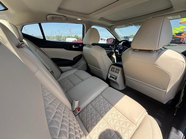 used 2022 Nissan Maxima car, priced at $34,497