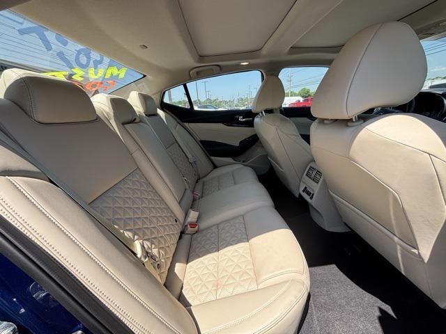 used 2022 Nissan Maxima car, priced at $34,497