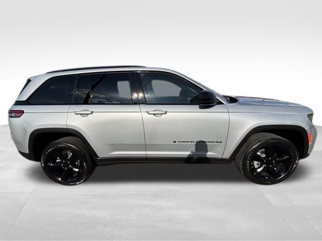 new 2025 Jeep Grand Cherokee car, priced at $38,875