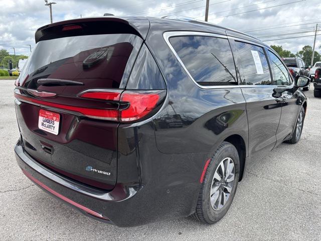 used 2021 Chrysler Pacifica Hybrid car, priced at $23,267