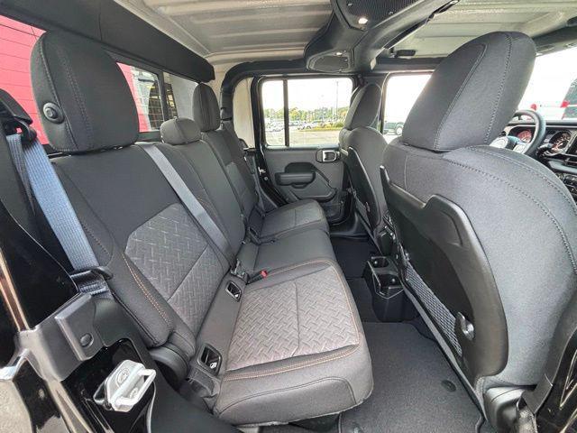 new 2025 Jeep Gladiator car, priced at $47,079