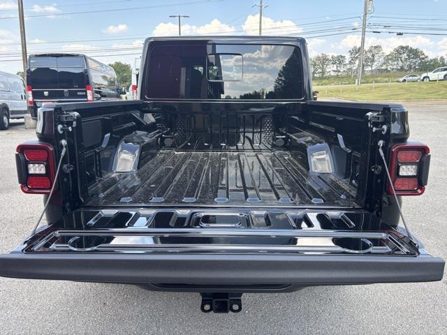 new 2025 Jeep Gladiator car, priced at $46,880