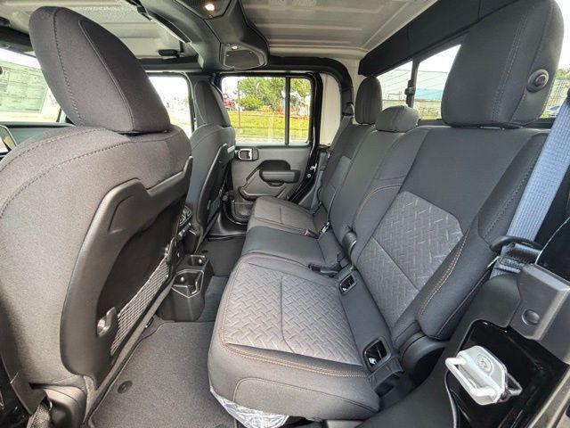 new 2025 Jeep Gladiator car, priced at $47,079