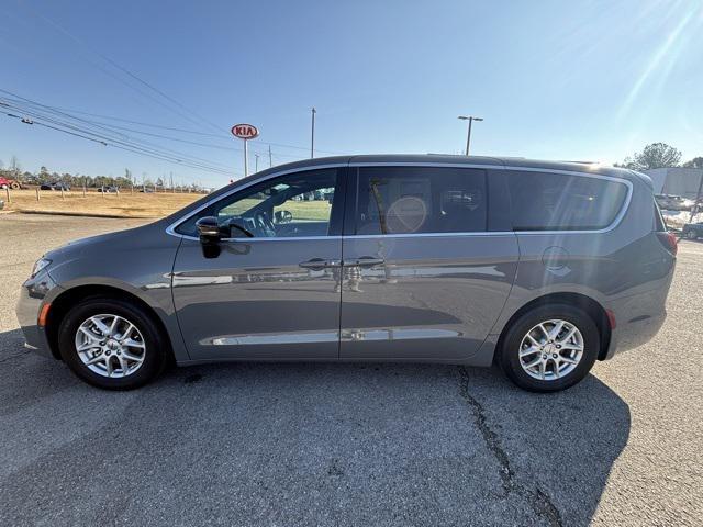 new 2025 Chrysler Pacifica car, priced at $41,315