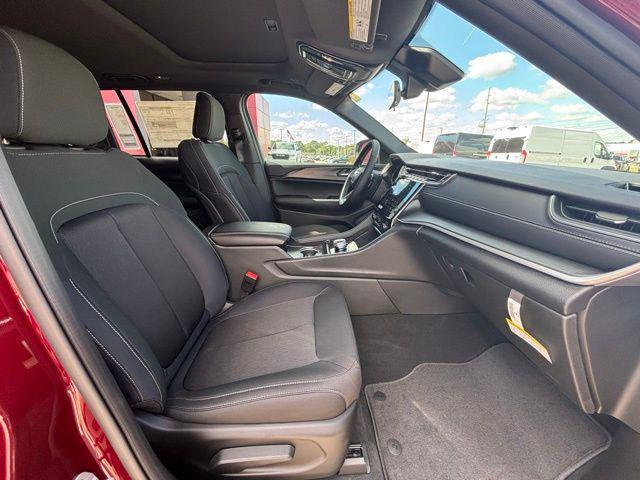 new 2025 Jeep Grand Cherokee car, priced at $35,114