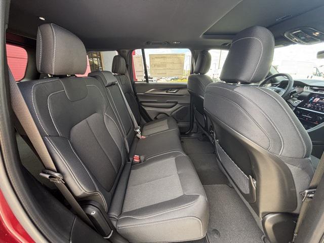 new 2025 Jeep Grand Cherokee car, priced at $34,114