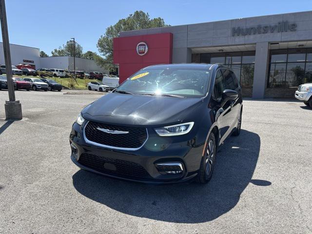 used 2022 Chrysler Pacifica Hybrid car, priced at $23,377