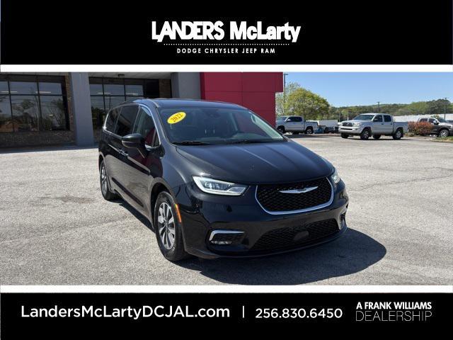 used 2022 Chrysler Pacifica Hybrid car, priced at $24,117