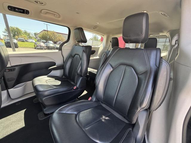 used 2022 Chrysler Pacifica Hybrid car, priced at $23,377