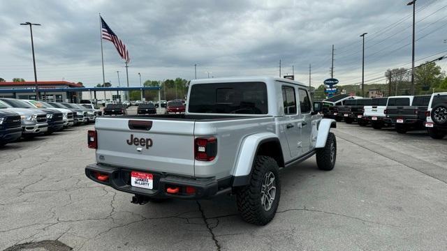 new 2024 Jeep Gladiator car, priced at $57,300