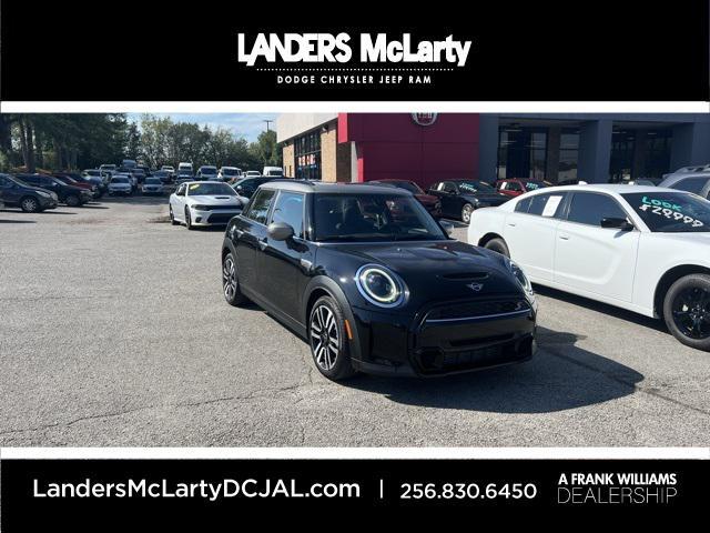 used 2022 MINI Hardtop car, priced at $19,995