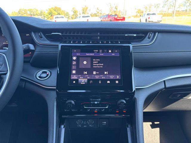 new 2025 Jeep Grand Cherokee car, priced at $30,125