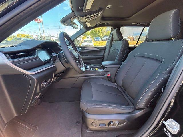 new 2025 Jeep Grand Cherokee car, priced at $30,125