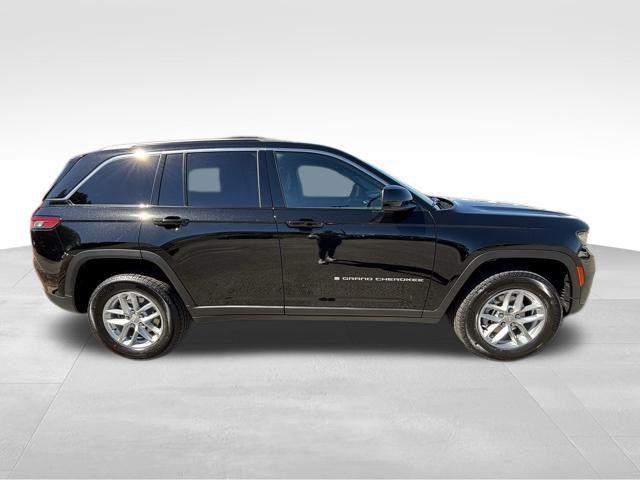 new 2025 Jeep Grand Cherokee car, priced at $30,125