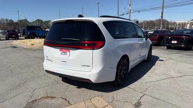 new 2024 Chrysler Pacifica car, priced at $44,665
