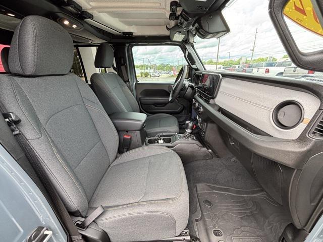 used 2024 Jeep Gladiator car, priced at $41,197