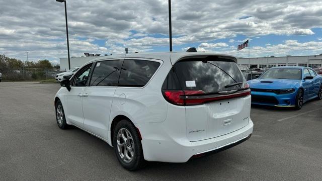 new 2024 Chrysler Pacifica car, priced at $45,665