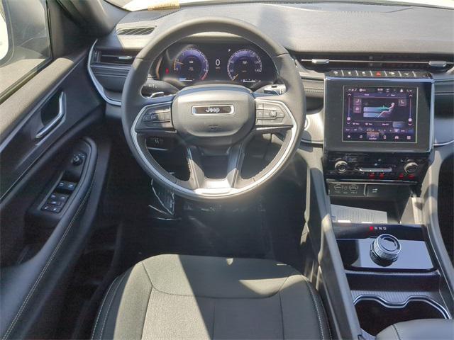 new 2025 Jeep Grand Cherokee L car, priced at $38,000