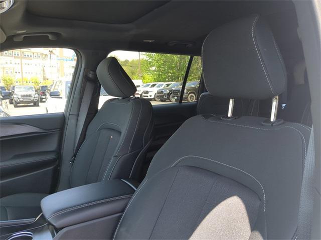 new 2025 Jeep Grand Cherokee L car, priced at $38,000
