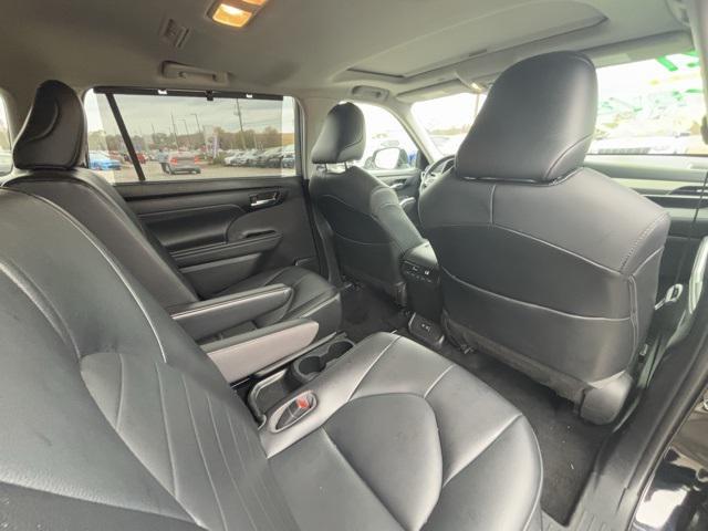 used 2021 Toyota Highlander car, priced at $33,595