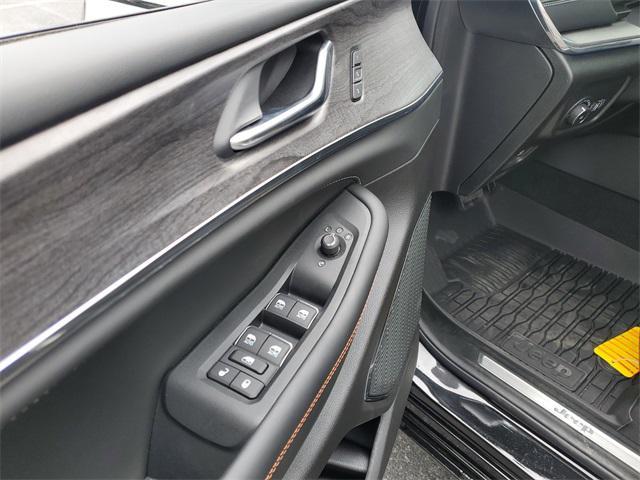 new 2025 Jeep Grand Cherokee car, priced at $51,566