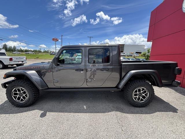new 2025 Jeep Gladiator car, priced at $55,692