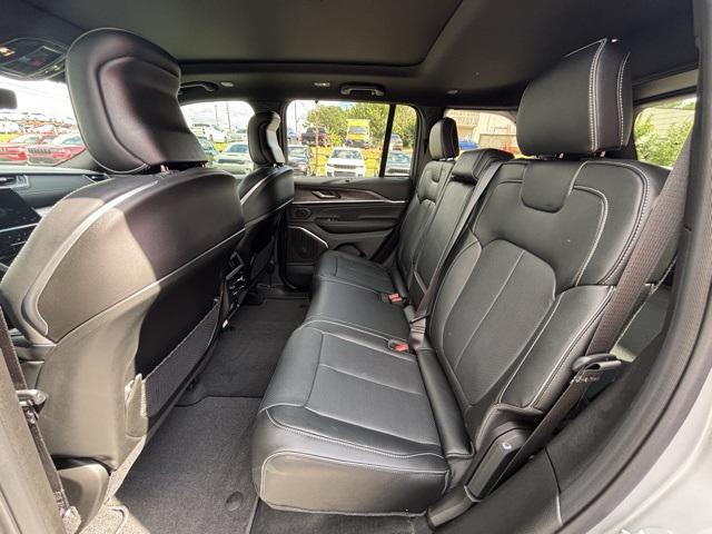 new 2025 Jeep Grand Cherokee car, priced at $59,174