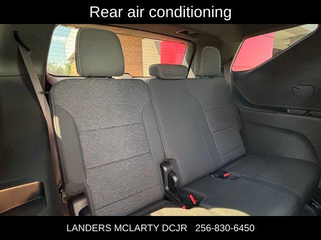 used 2024 Chevrolet Traverse car, priced at $33,997