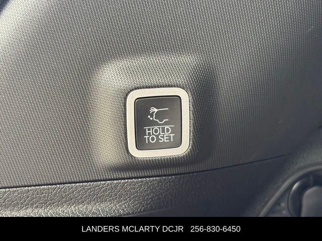 used 2022 Jeep Grand Cherokee car, priced at $40,997