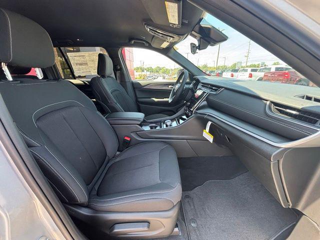 new 2025 Jeep Grand Cherokee car, priced at $29,369