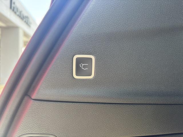 new 2025 Chrysler Pacifica car, priced at $43,022
