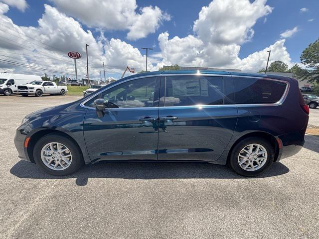 new 2025 Chrysler Pacifica car, priced at $43,022