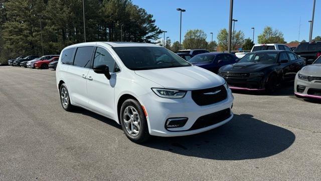 new 2024 Chrysler Pacifica car, priced at $47,610