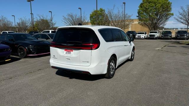 new 2024 Chrysler Pacifica car, priced at $47,610