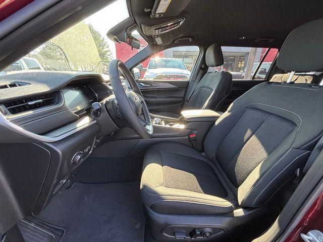 new 2025 Jeep Grand Cherokee L car, priced at $33,114