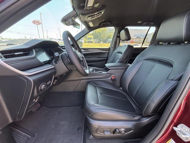 new 2025 Jeep Grand Cherokee car, priced at $35,439