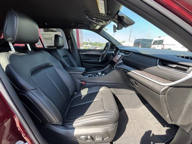 new 2025 Jeep Grand Cherokee car, priced at $35,439