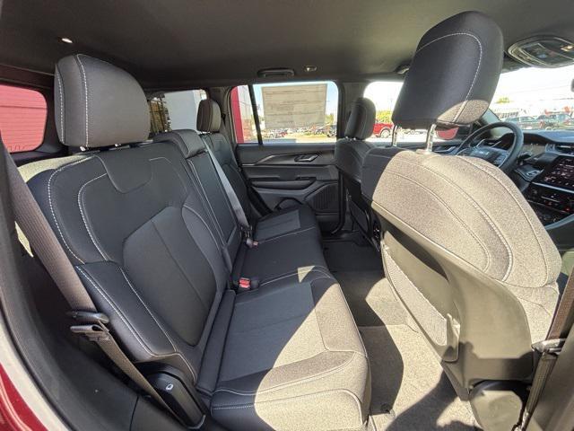 new 2025 Jeep Grand Cherokee car, priced at $35,670