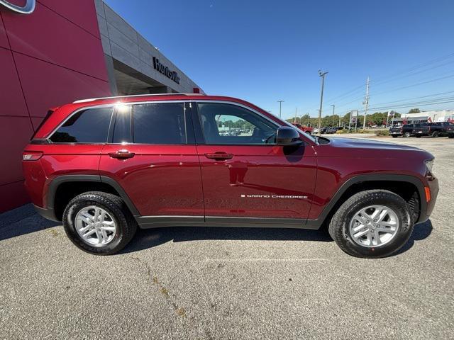 new 2025 Jeep Grand Cherokee car, priced at $35,670