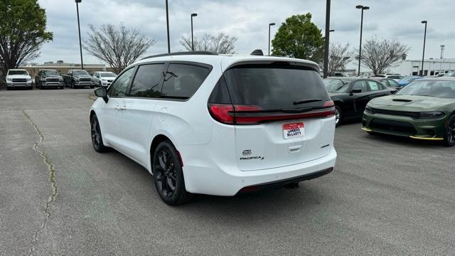 new 2024 Chrysler Pacifica car, priced at $52,915