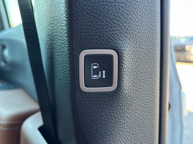 new 2026 Chrysler Pacifica car, priced at $55,225